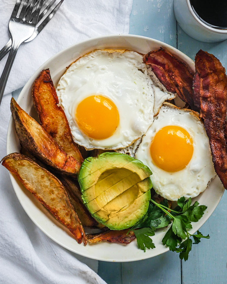 Golden and Crispy Whole30 Breakfast Bowl with Bacon