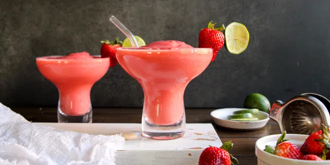 Whole30 Strawberry Daiquiri Mocktail