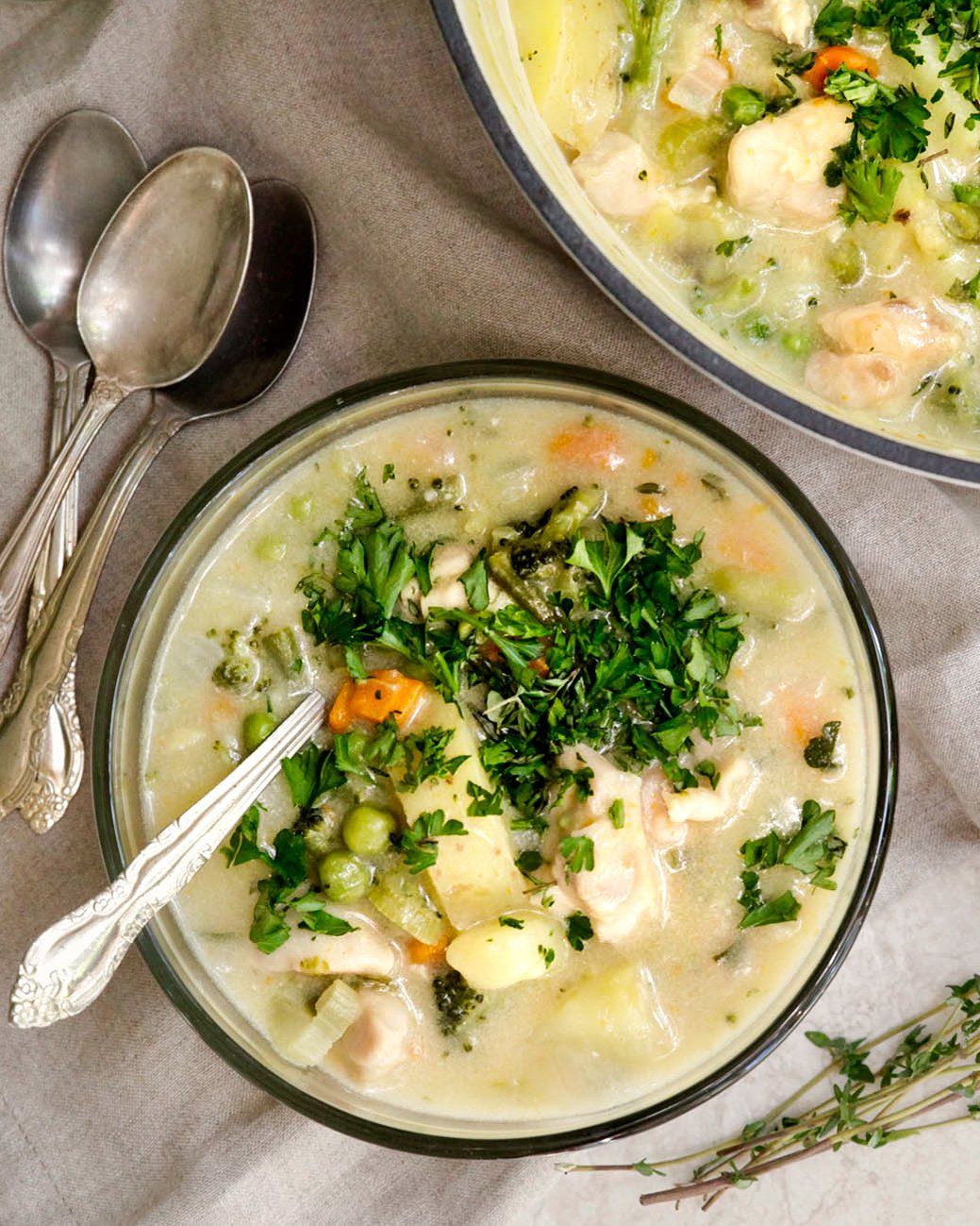 Chicken Pot Pie Soup: Whole30 Chicken Pot Pie Soup