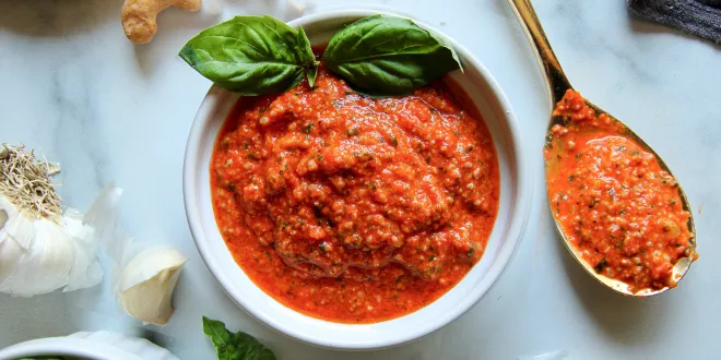 Whole30 Roasted Red Pepper Pesto