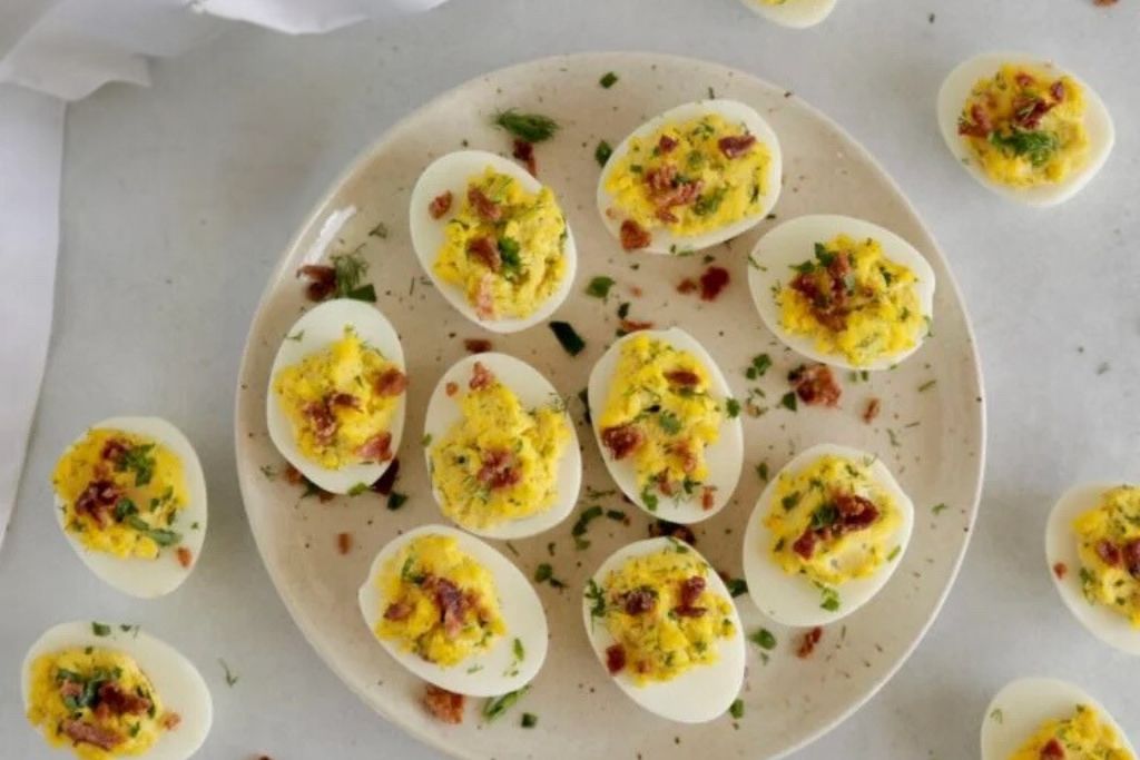 Whole30 Ranch Deviled Eggs 